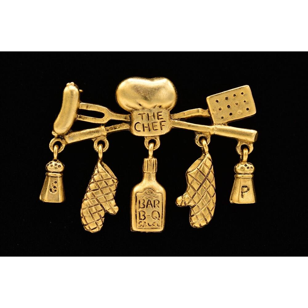 Danecraft Vintage Barbecue Pin Brooch Chef Culinary BBQ Summer Gold 1980s BinA11